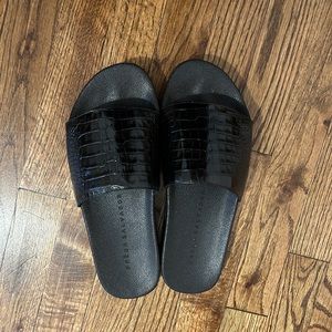 Freda Salvador black slides size 10